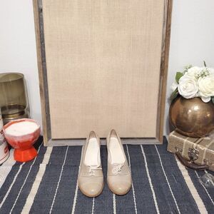 Zeha Berlin Taupe Lace Up Pumps Sz 38